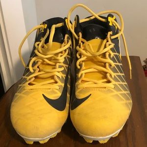 Men’s size 10 Nike cleats